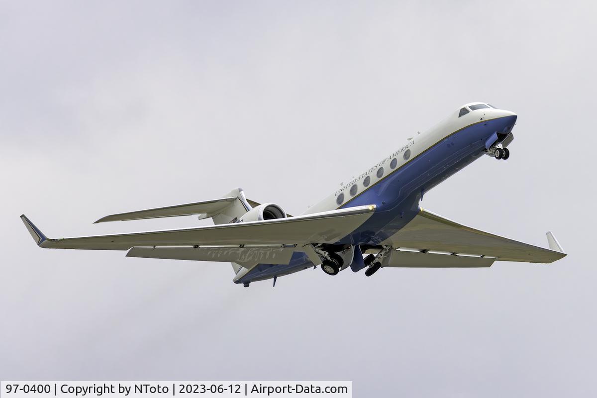 97-0400, 1997 Gulfstream Aerospace C-37A (Gulfstream V) C/N 521, Plane