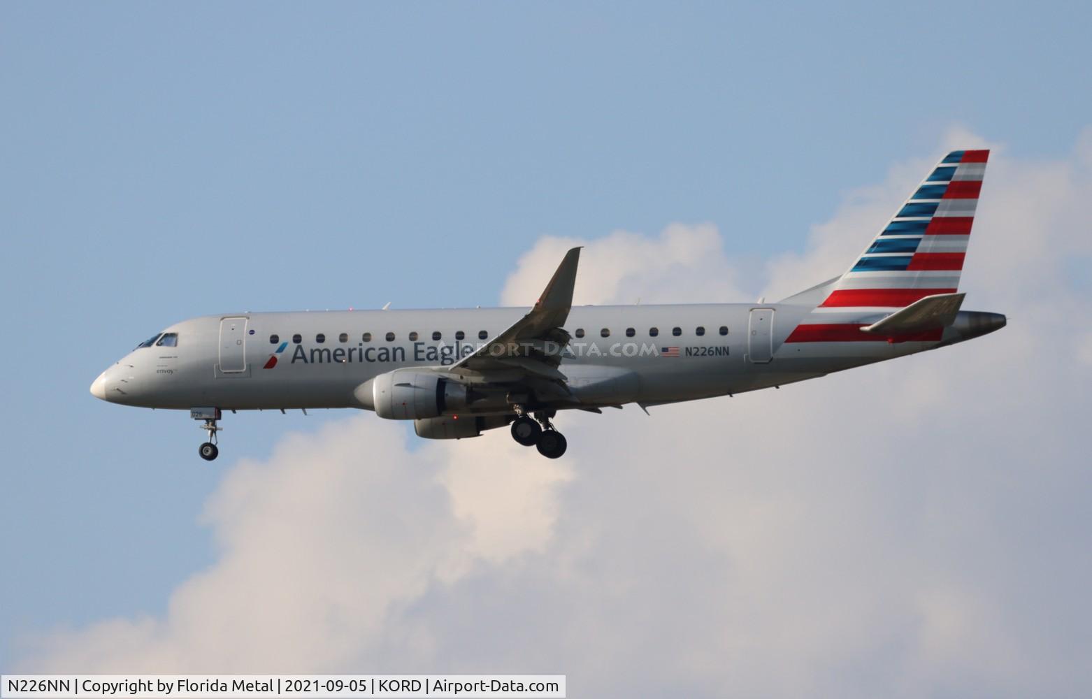 N226NN, 2016 Embraer 175LR (ERJ-170-200LR) C/N 17000540, Envoy/Eagle E175 zx ORD 27C