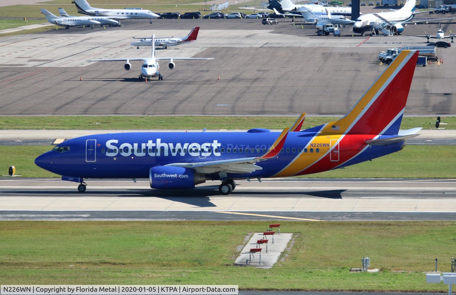 N226WN, 2005 Boeing 737-7H4 C/N 32494, SWA 737 nc zx