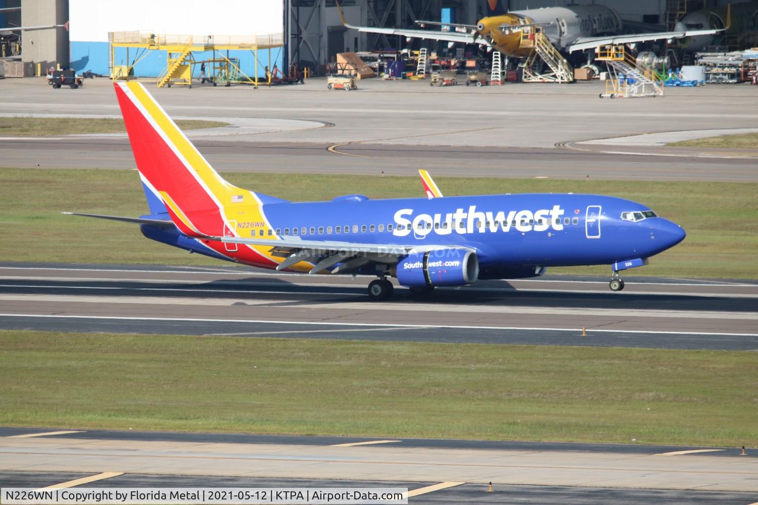 N226WN, 2005 Boeing 737-7H4 C/N 32494, SWA 737 nc zx