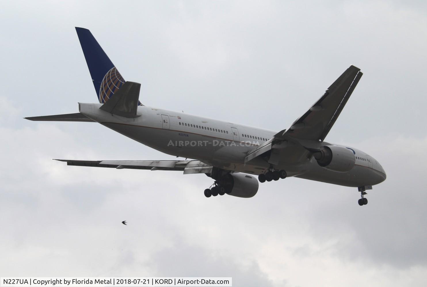 N227UA, 2002 Boeing 777-222 C/N 30555, UAL 772 zx ORD 10C