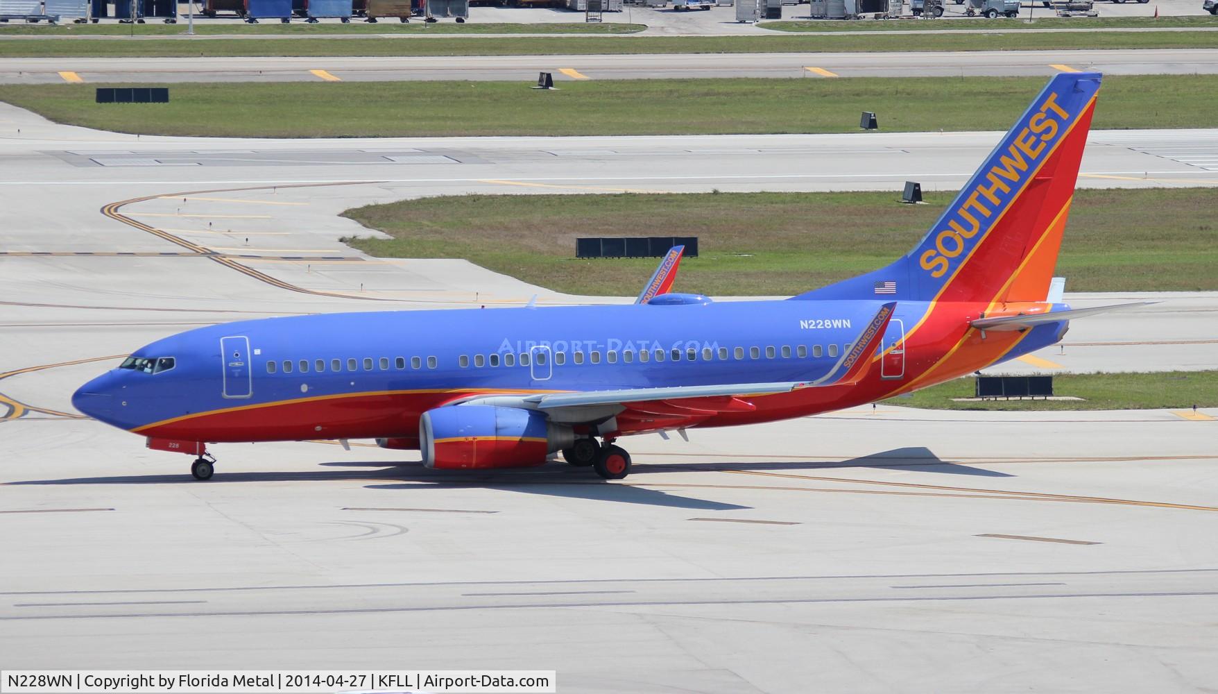 N228WN, 2005 Boeing 737-7H4 C/N 32496, SWA 737 canyon zx