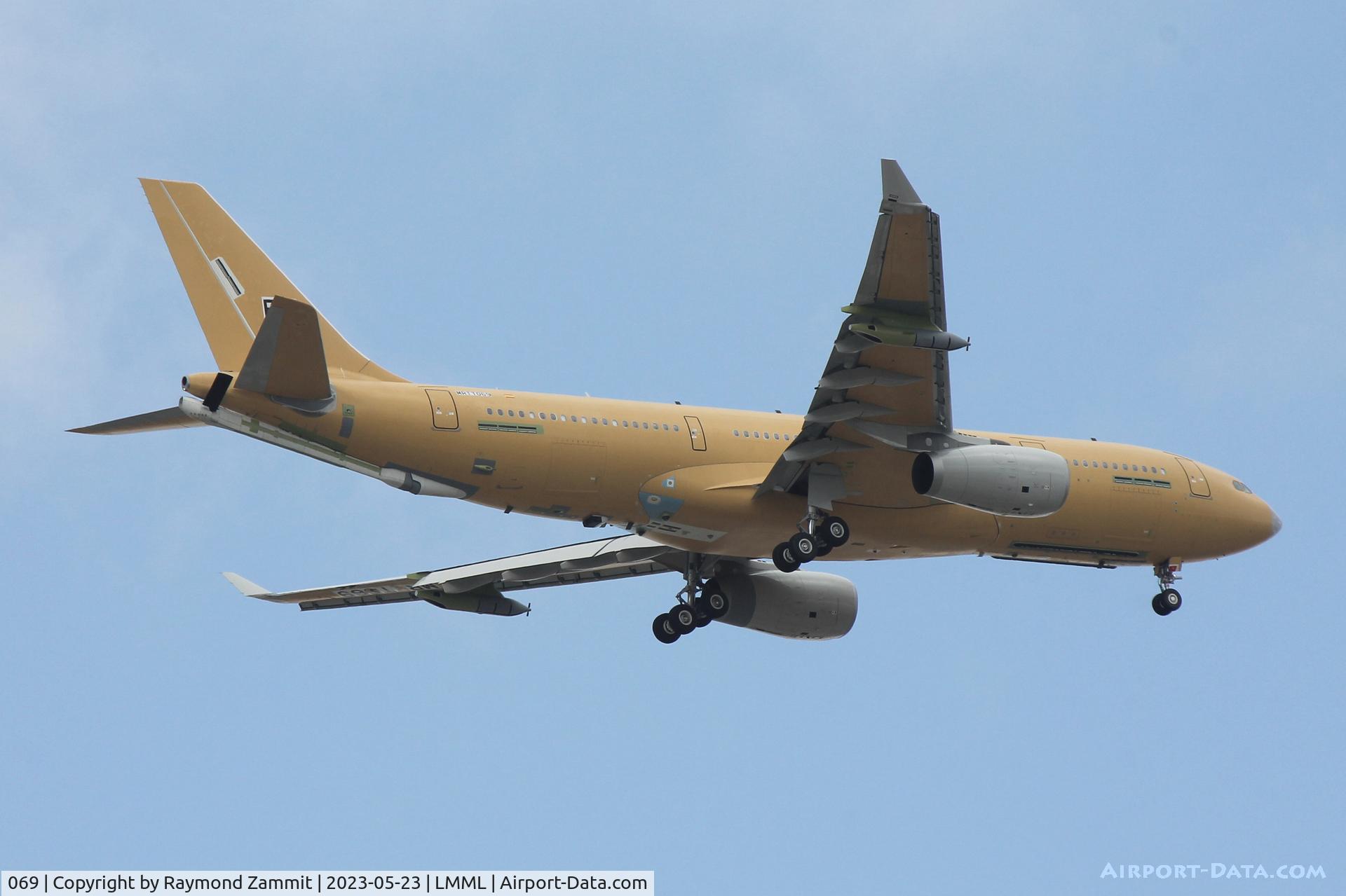 F-UJCR, 2022 Airbus A330-243MRTT C/N 2015, A330-243MRTT 069/F12 landing in Malta Rw13 for repainting in French Air Force colours.