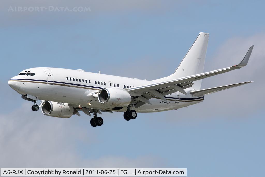 A6-RJX, 1999 Boeing 737-7AK BBJ C/N 29865, at lhr