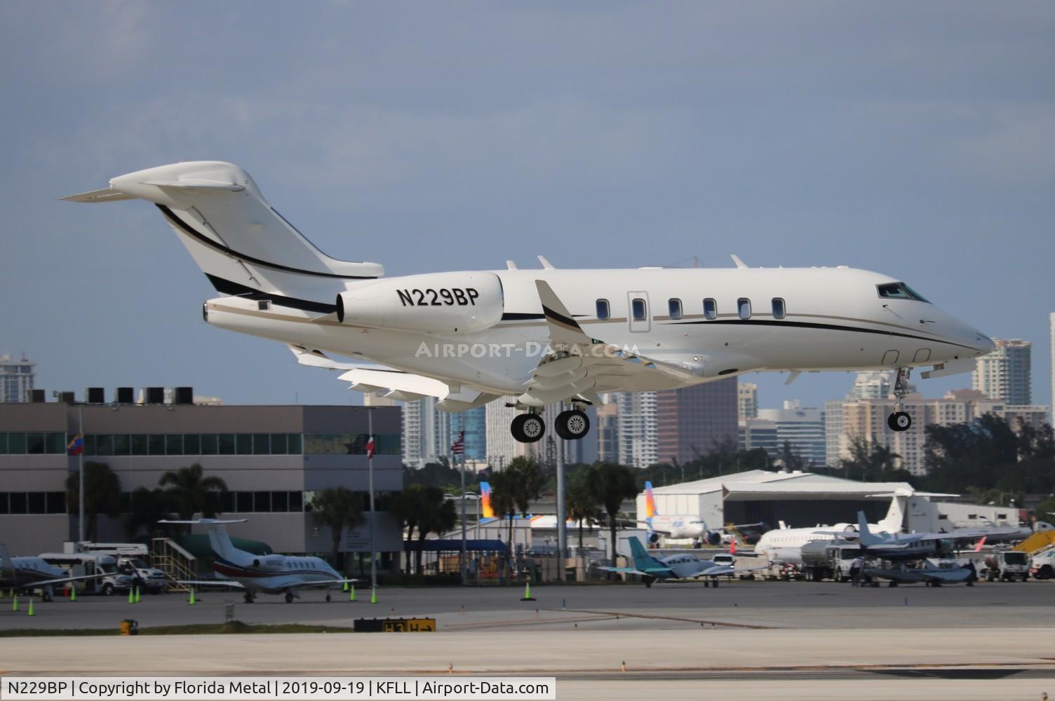 N229BP, 2018 Bombardier Challenger 350 (BD-100-1A10) C/N 20741, Challenger 350 zx
