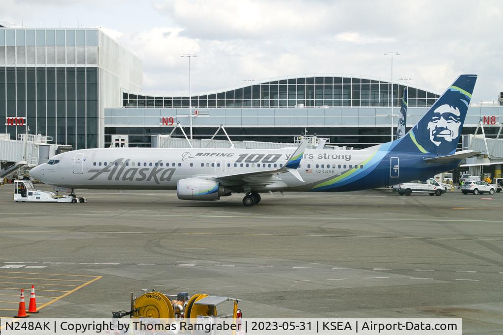 N248AK, 2016 Boeing 737-990/ER C/N 62469, Alaska Airlines Boeing 737-900