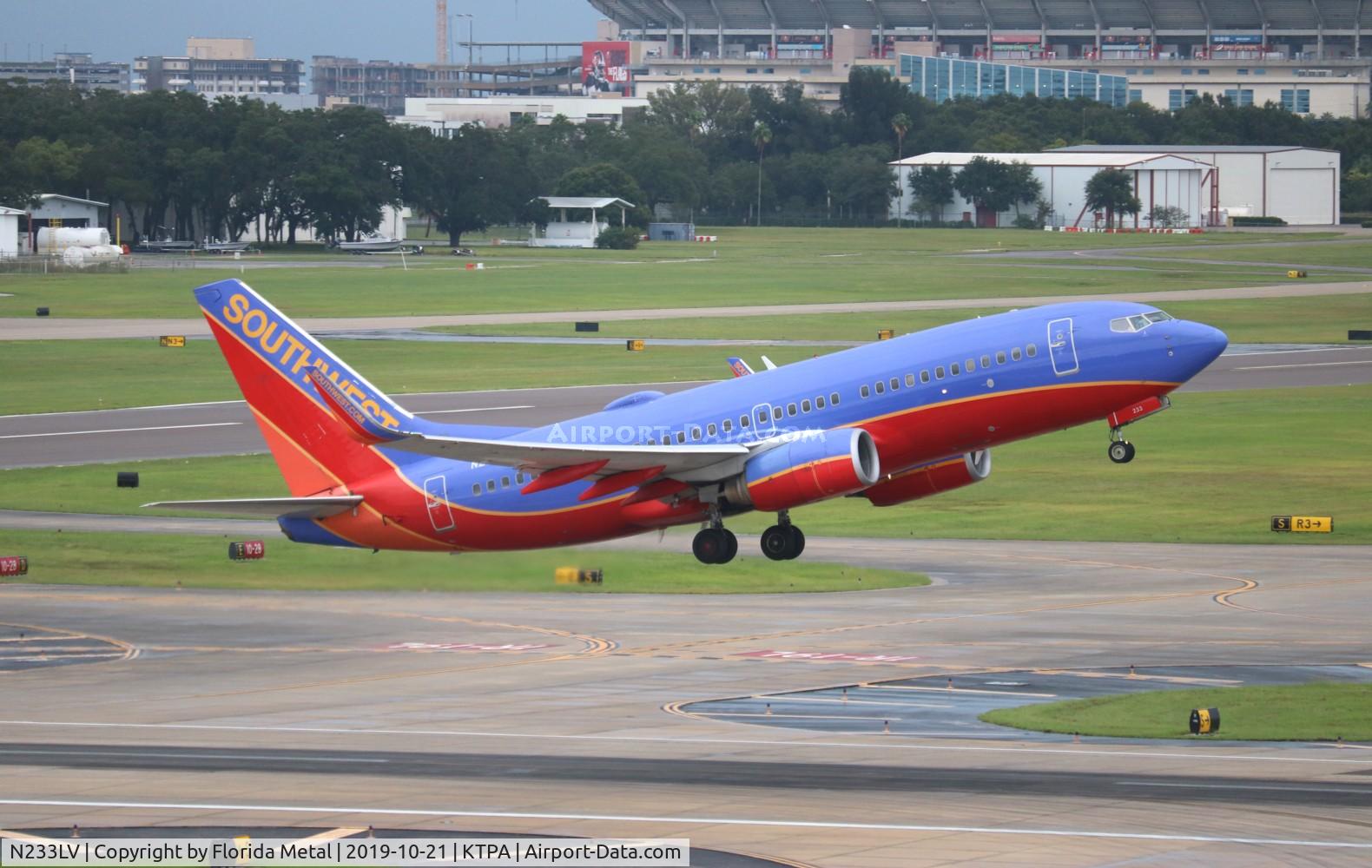 N233LV, 2006 Boeing 737-7H4 C/N 32501, SWA 737 canyon zx