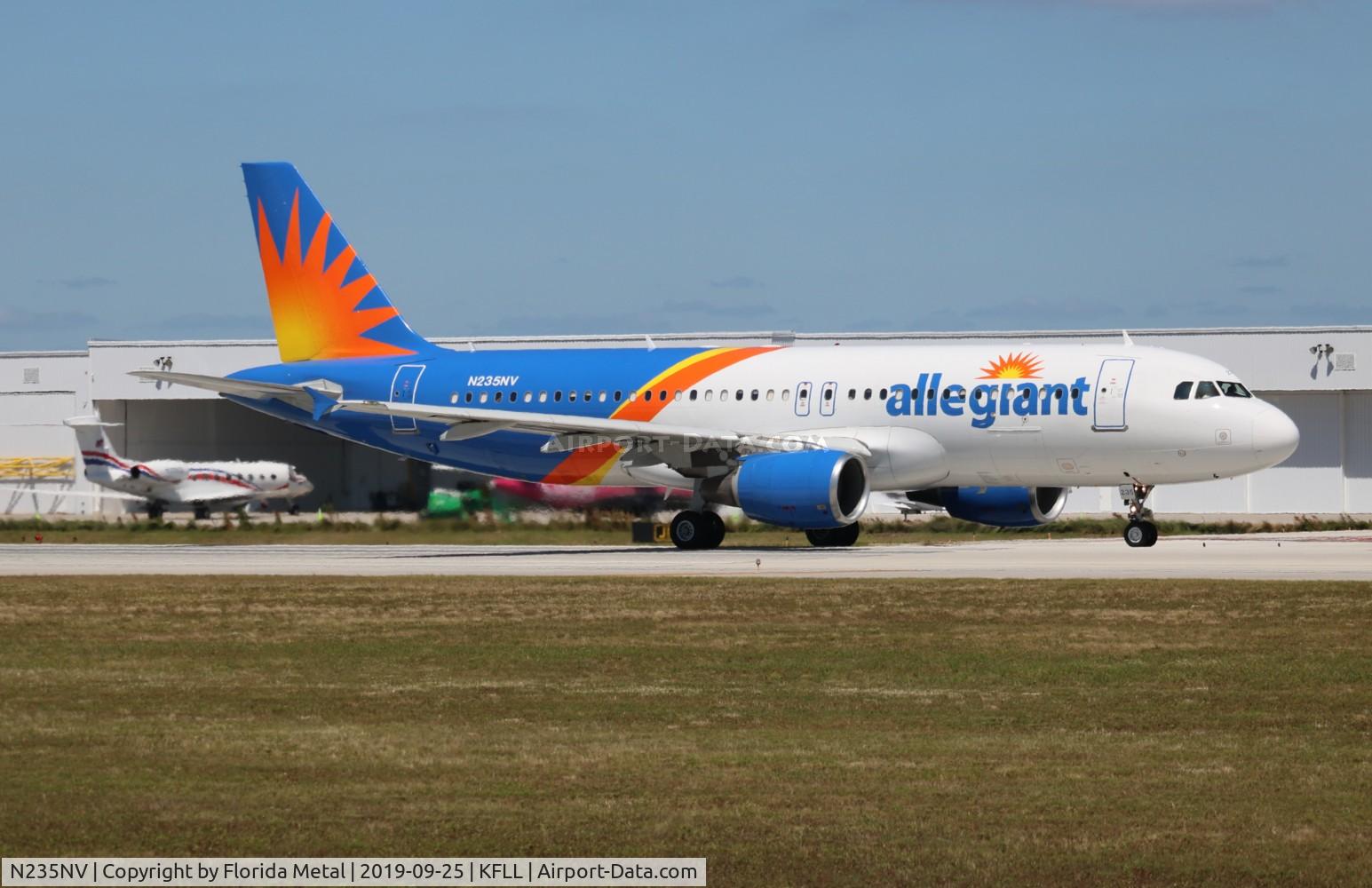 N235NV, 1999 Airbus A320-214 C/N 1130, AAY A320 zx