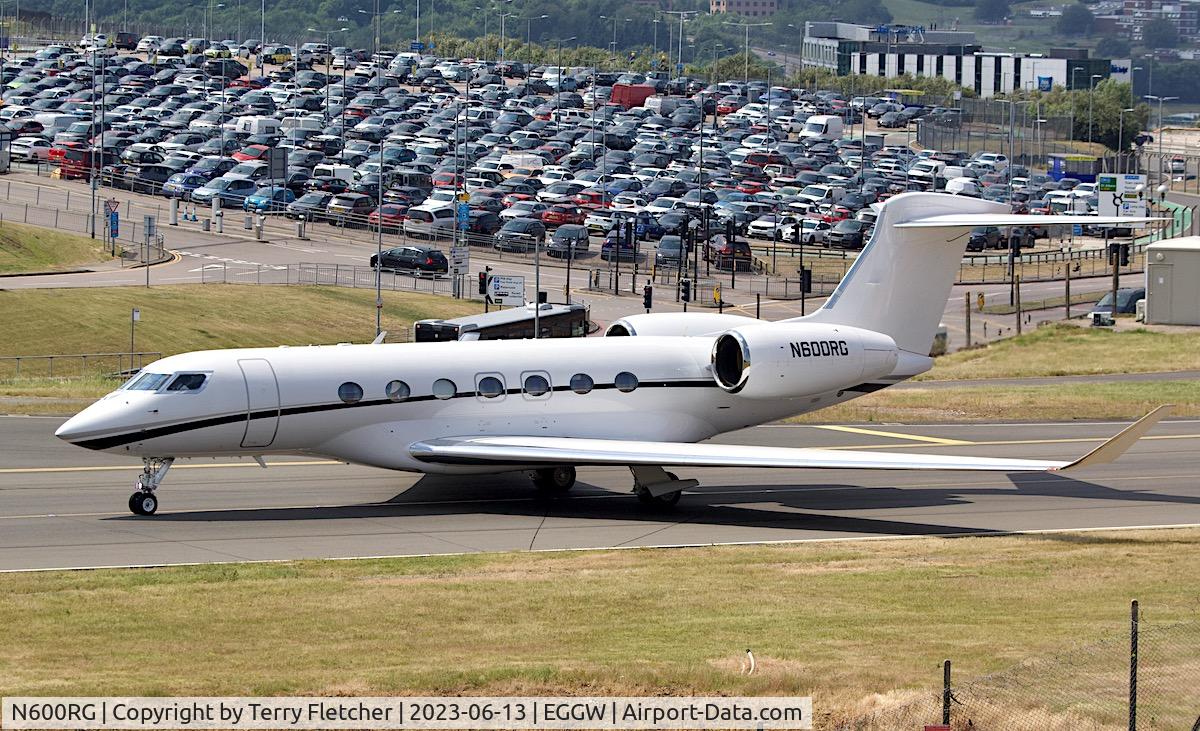 N600RG, GULFSTREAM G600 C/N 73003, At Luton Airport