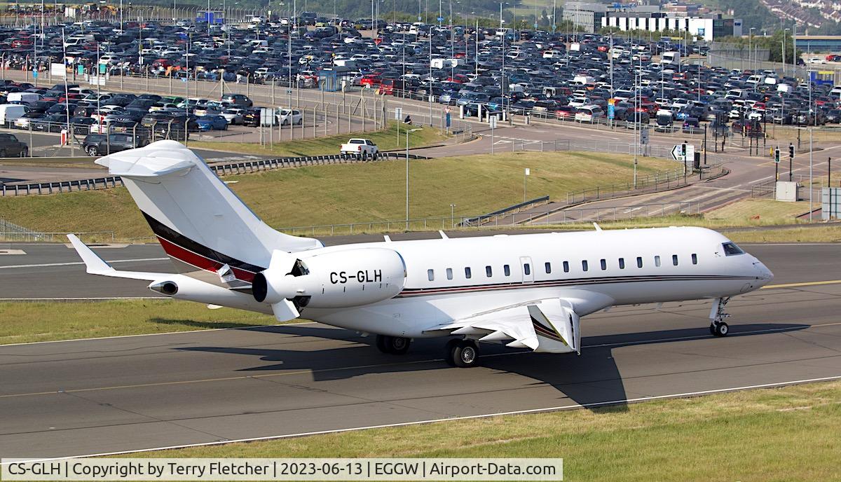 CS-GLH, 2017 Bombardier BD-700-1A10 Global 6000 C/N 9816, At Luton Airport