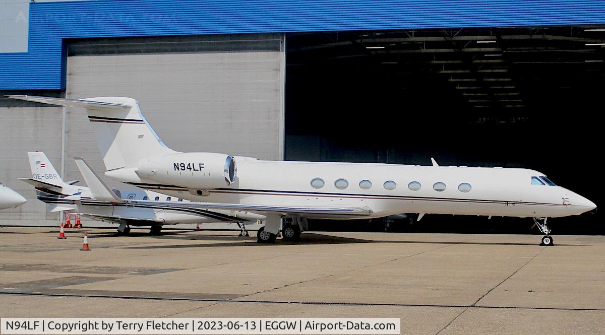 N94LF, 2004 Gulfstream Aerospace G-V C/N 5039, at Luton Airport