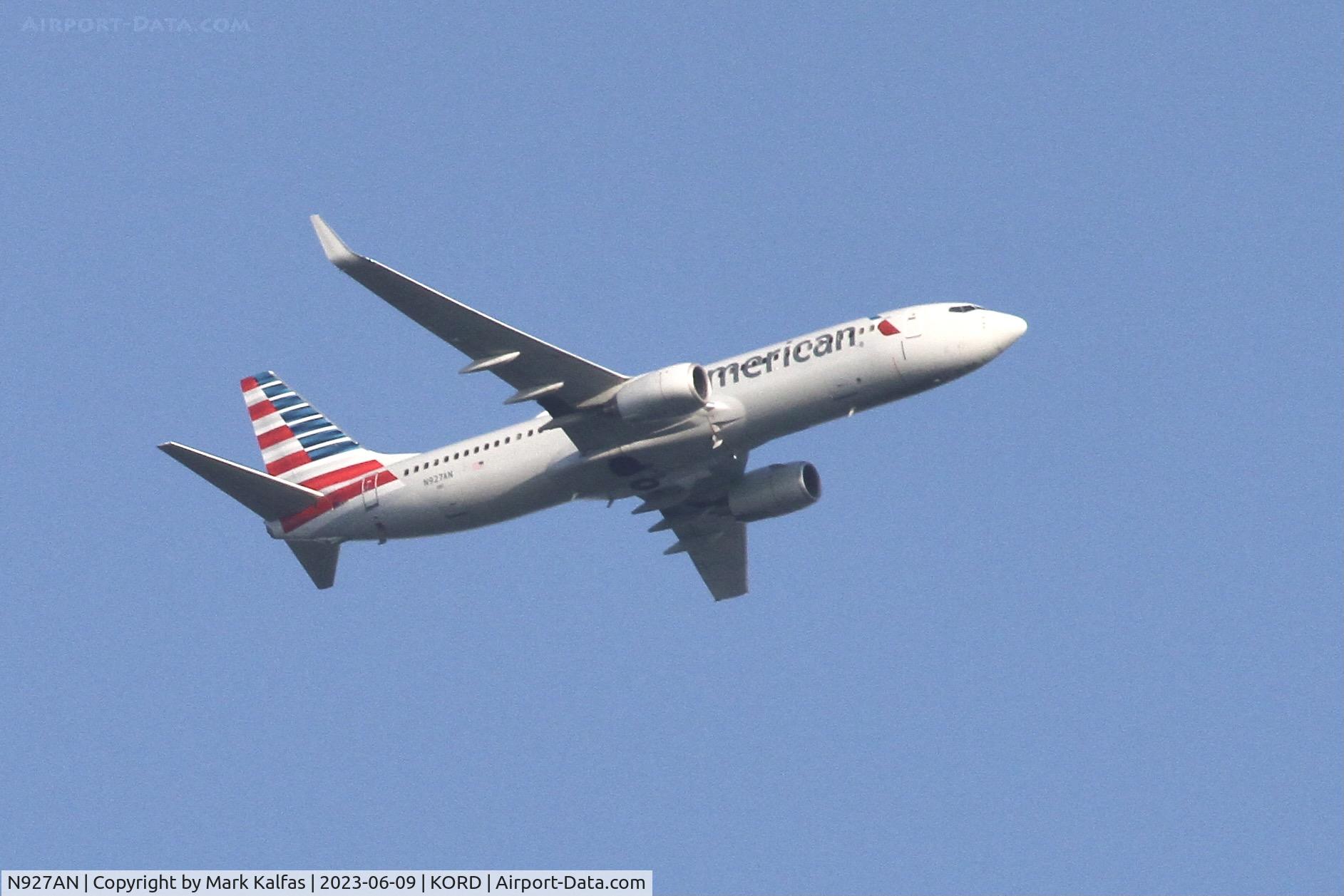 N927AN, 2000 Boeing 737-823 C/N 30077, American Airlines B738 N927AN operating as AA2608 from IND to ORD