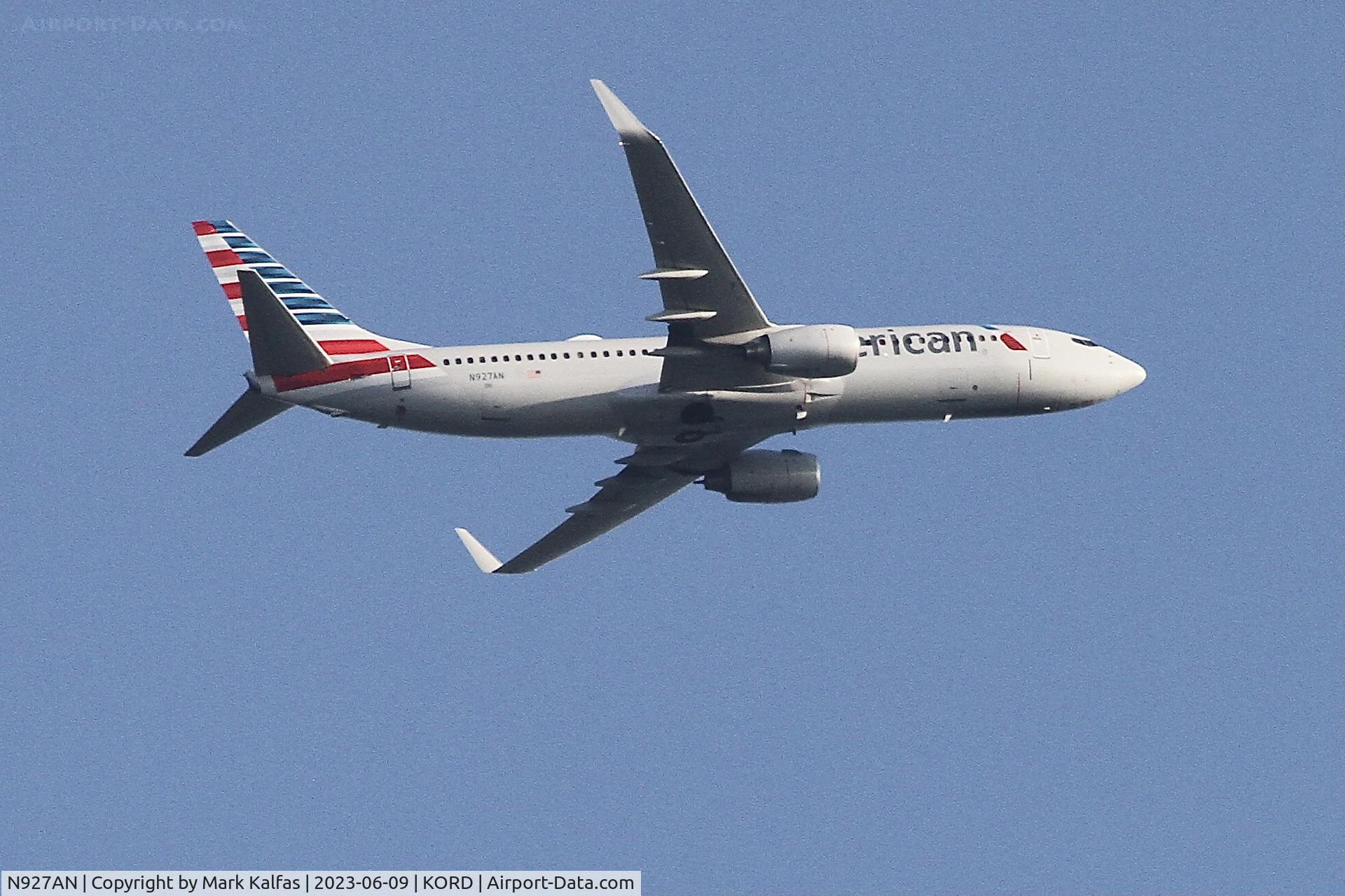 N927AN, 2000 Boeing 737-823 C/N 30077, American Airlines B738 N927AN operating as AA2608 from IND to ORD