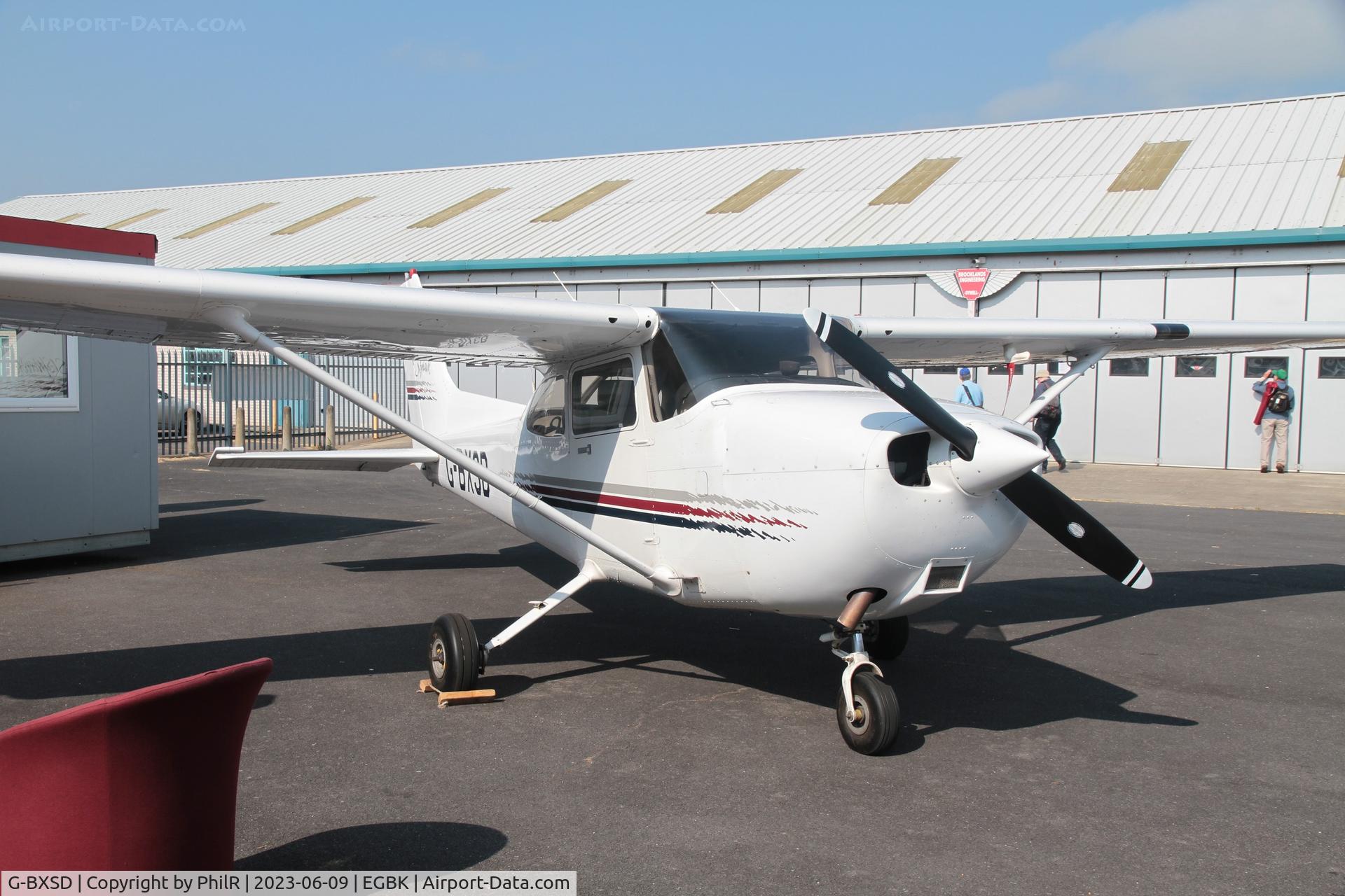 G-BXSD, 1998 Cessna 172R C/N 17280310, G-BXSD 1998 Cessna 172R Skyhawk AeroExpo Sywell