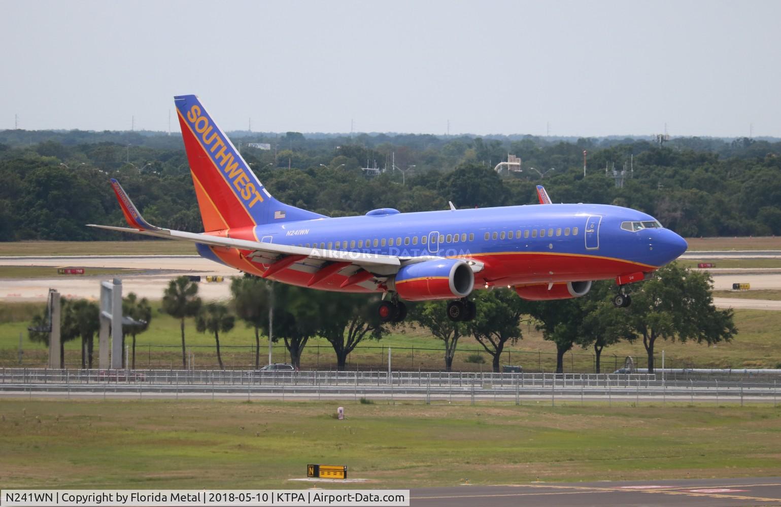 N241WN, 2006 Boeing 737-7H4 C/N 32504, SWA 737 canyon zx
