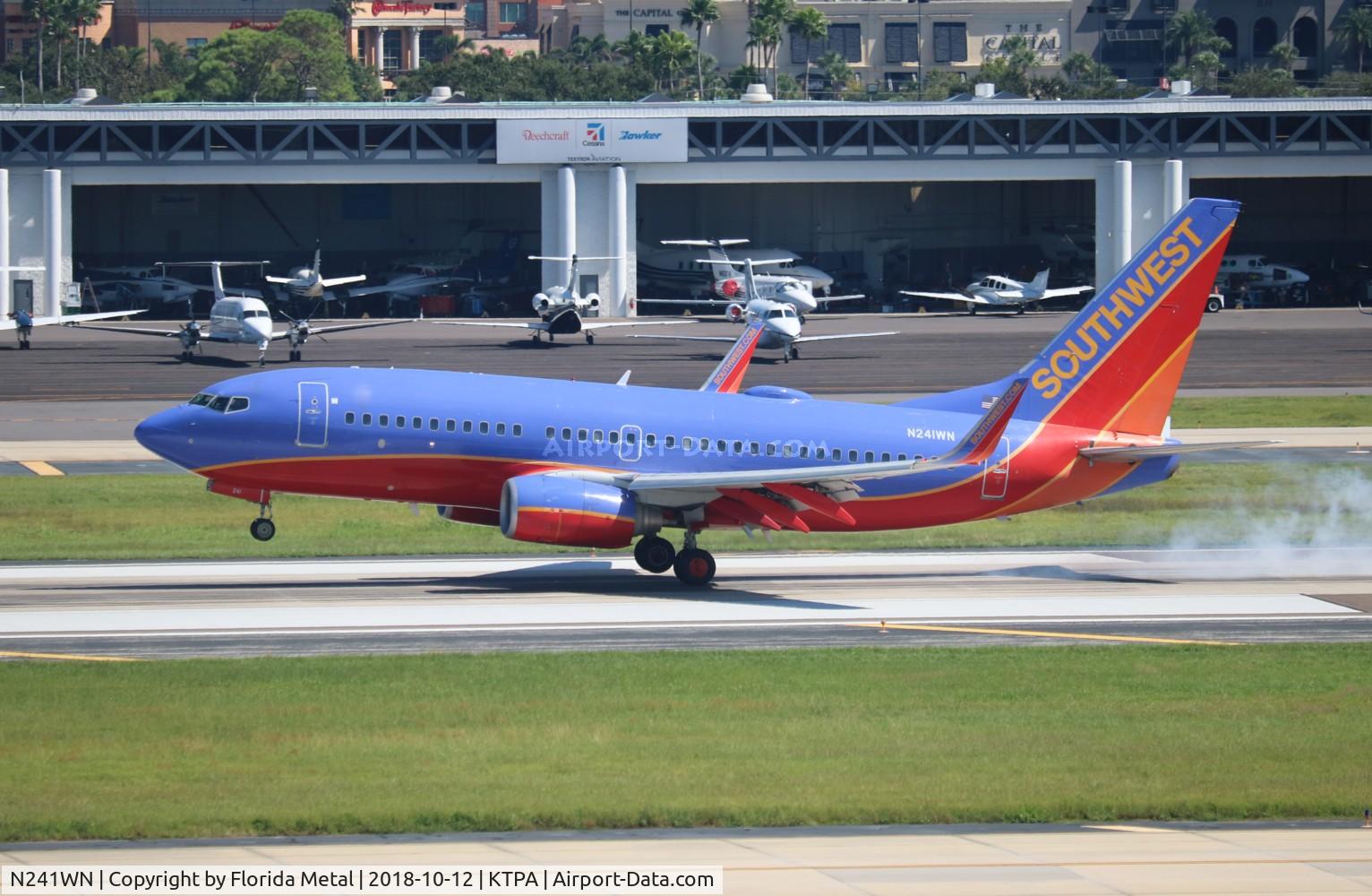 N241WN, 2006 Boeing 737-7H4 C/N 32504, SWA 737 canyon zx