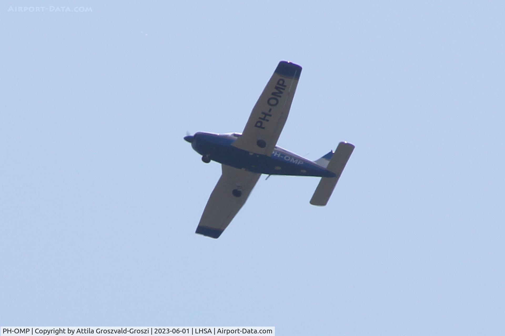 PH-OMP, 1978 Piper PA-28-181 Cherokee Archer II C/N 28-7890124, LHSA - in the airspace of Szentkirályszabadja airport, Hungary