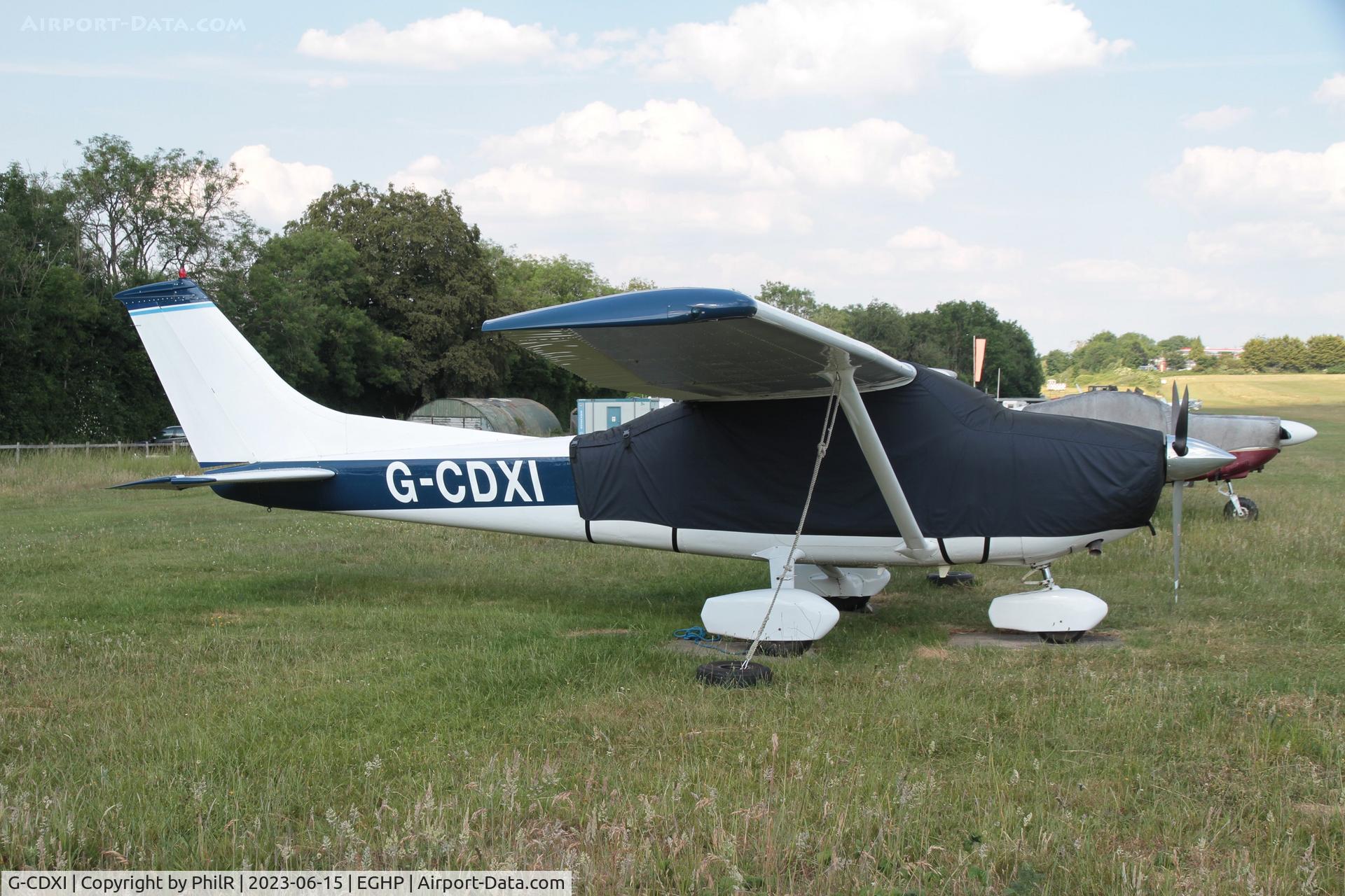G-CDXI, 1975 Cessna 182P Skylane C/N 182-63554, G-CDXI 1975 Cessna 182P Skylane Popham