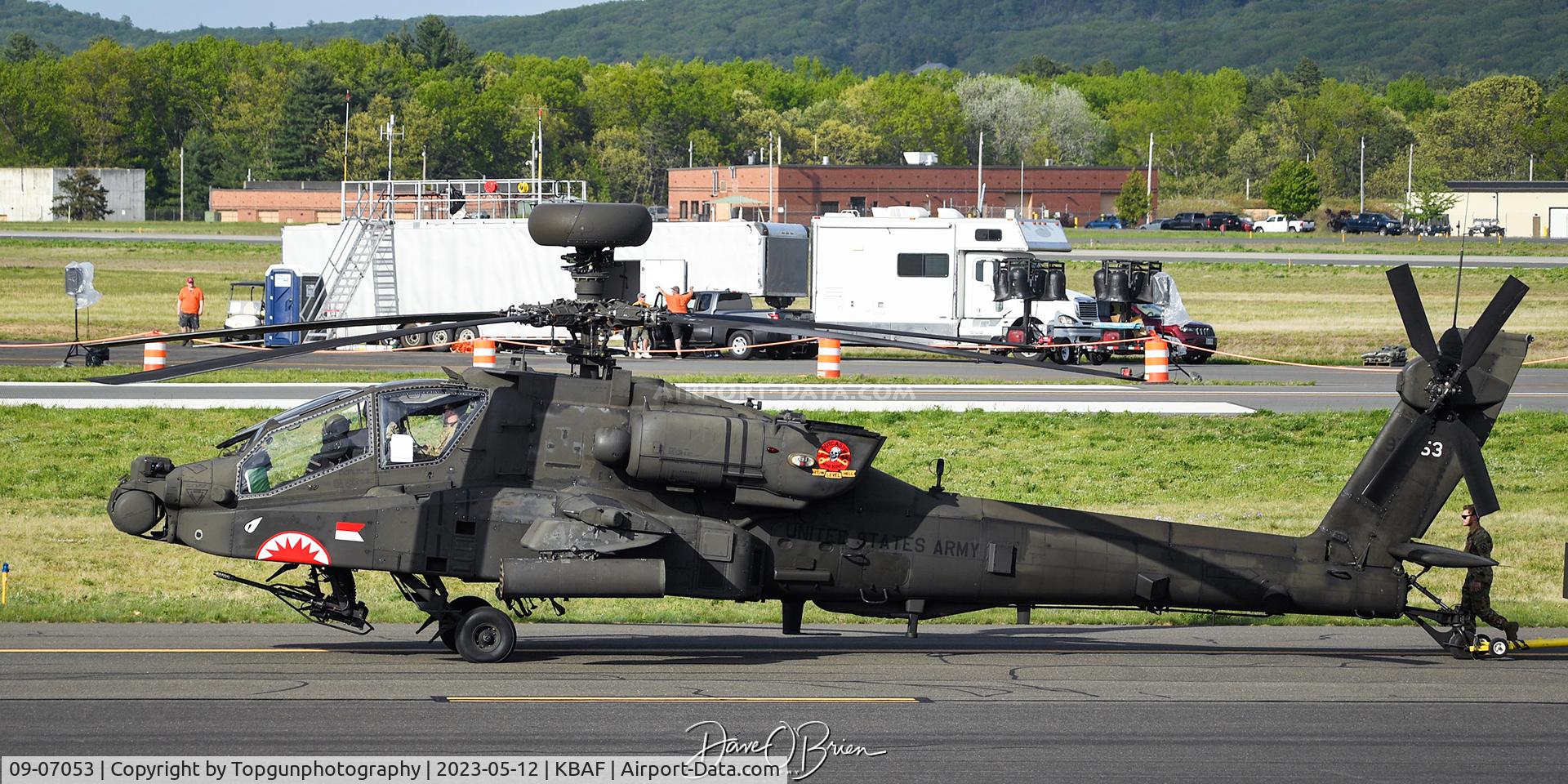 09-07053, 2010 Boeing AH-64D Longbow Apache C/N DUS053, 2nd Apache from Fort Drum is towed into parking