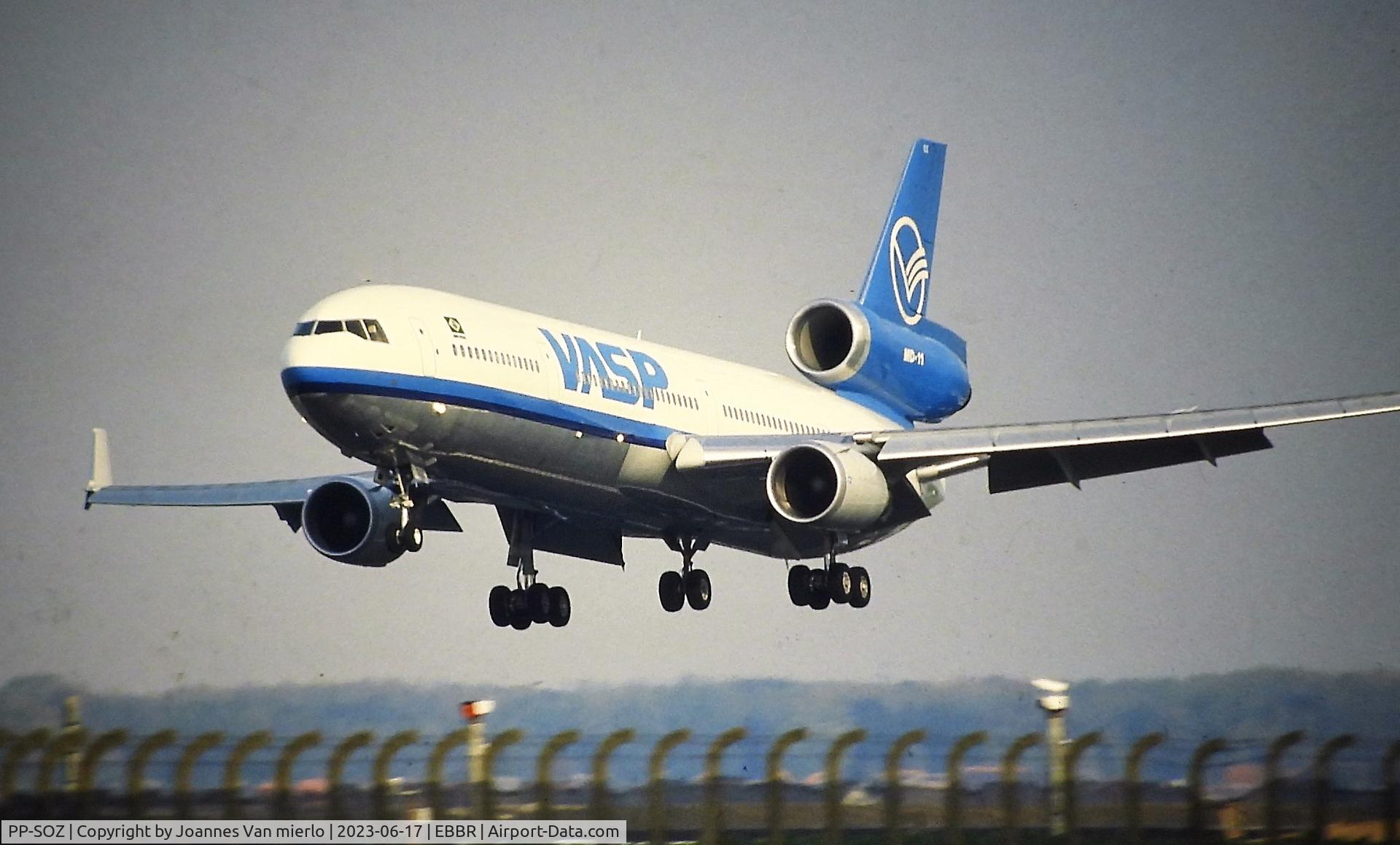 PP-SOZ, 1992 McDonnell Douglas MD-11F C/N 48414, Slide scan