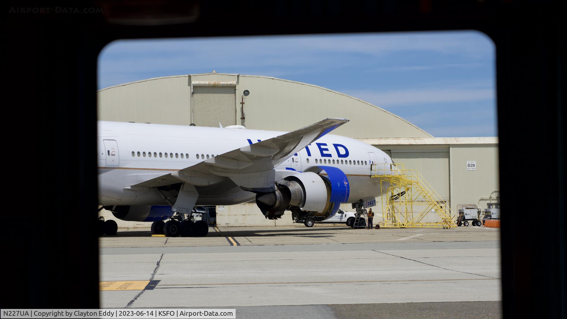 N227UA, 2002 Boeing 777-222 C/N 30555, SFO 2023.