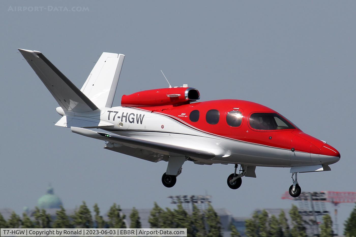 T7-HGW, 2019 Cirrus SF-50 Vision C/N 0106, at bru