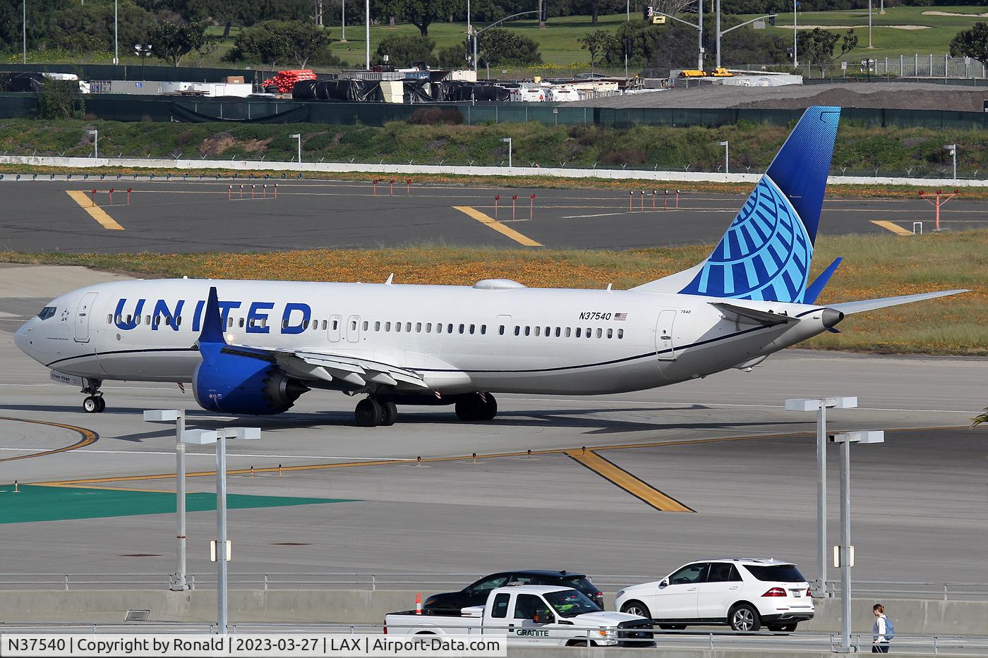 N37540, 2022 Boeing 737-9 MAX C/N 64471, at lax