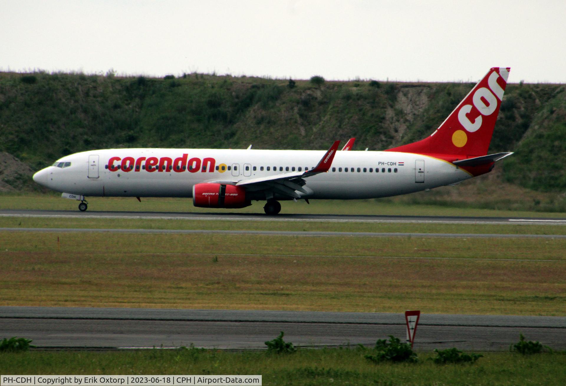 PH-CDH, 2011 Boeing 737-86J C/N 36121, PH-CDH landing rw 04R