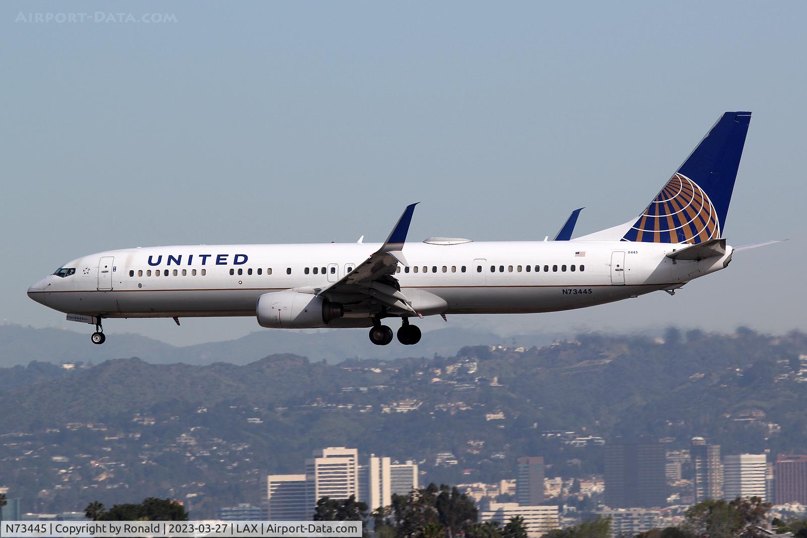 N73445, 2011 Boeing 737-924/ER C/N 40000, at lax