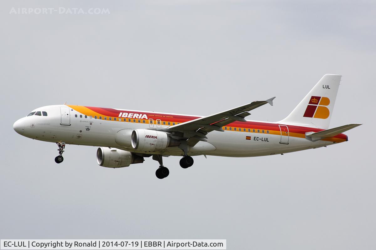 EC-LUL, 2013 Airbus A320-216 C/N 5486, at bru