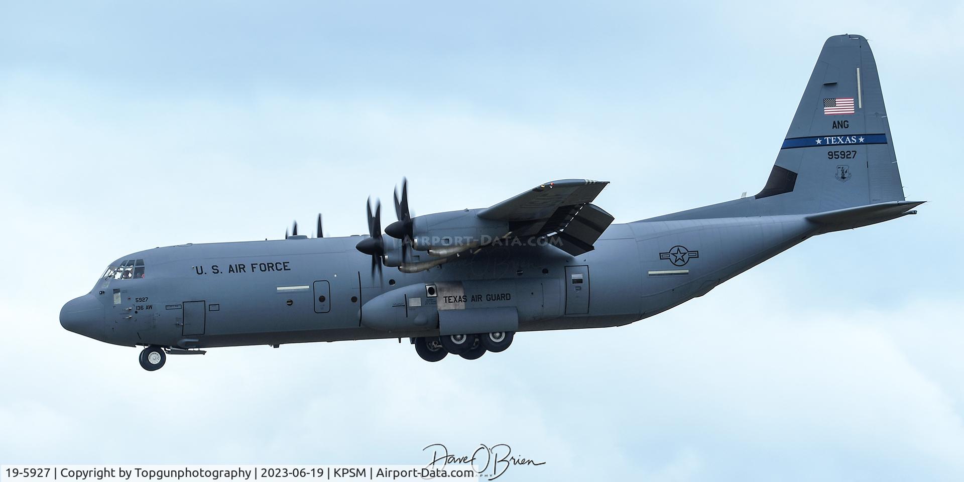 19-5927, Lockheed Martin C-130J-30 Super Hercules C/N 382-5927, REACH685 stops in for a RON