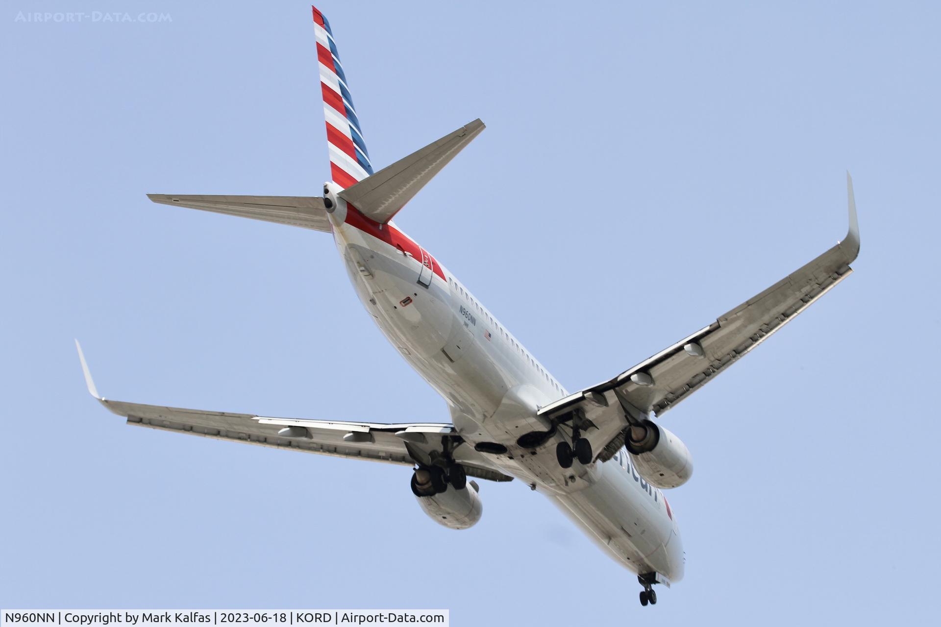 N960NN, 2014 Boeing 737-823 C/N 33330, American Airlines B738 N960NN operating as AA2119 from MCO to ORD, on 10L approach to O'Hare