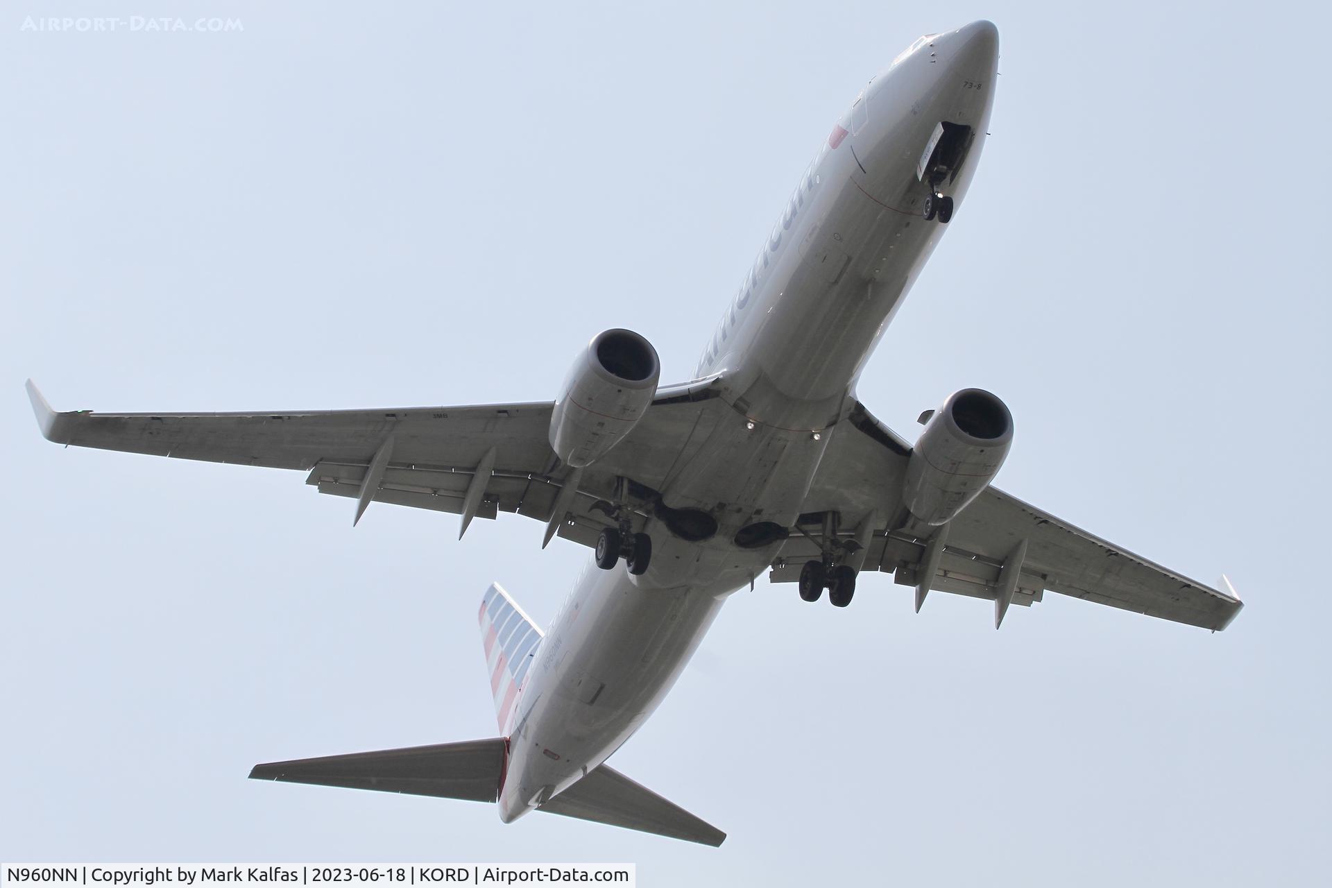 N960NN, 2014 Boeing 737-823 C/N 33330, American Airlines B738 N960NN operating as AA2119 from MCO to ORD, on 10L approach to O'Hare