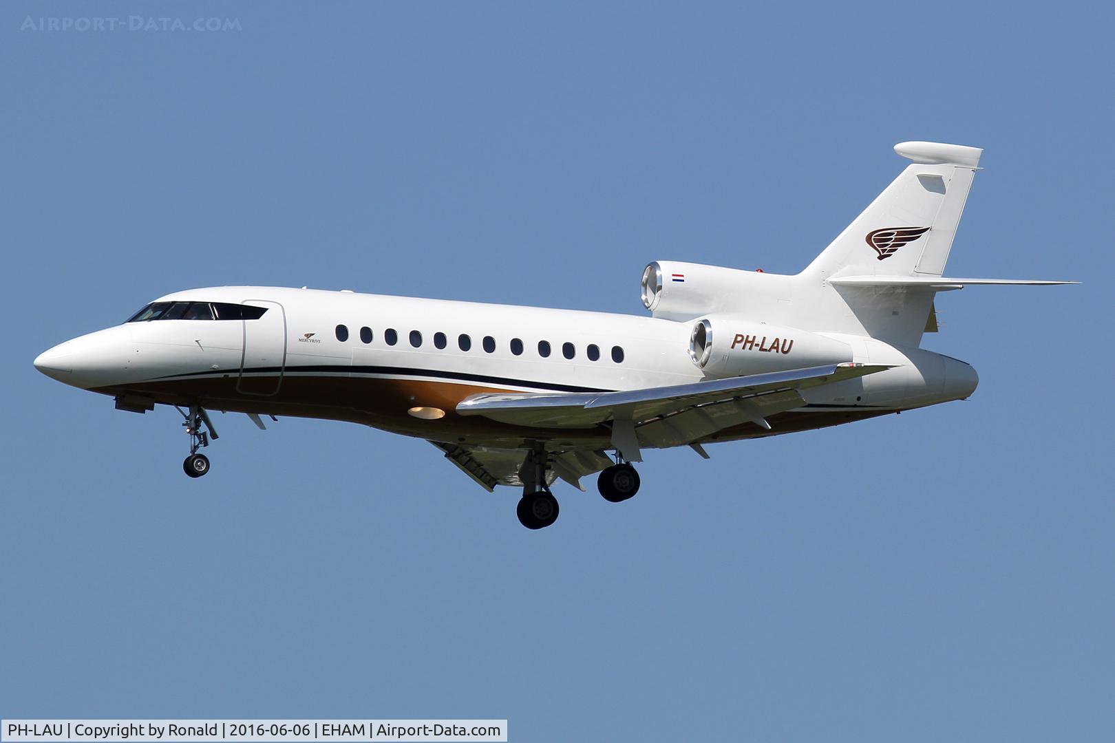 PH-LAU, 1999 Dassault Falcon 900EX C/N 54, at spl