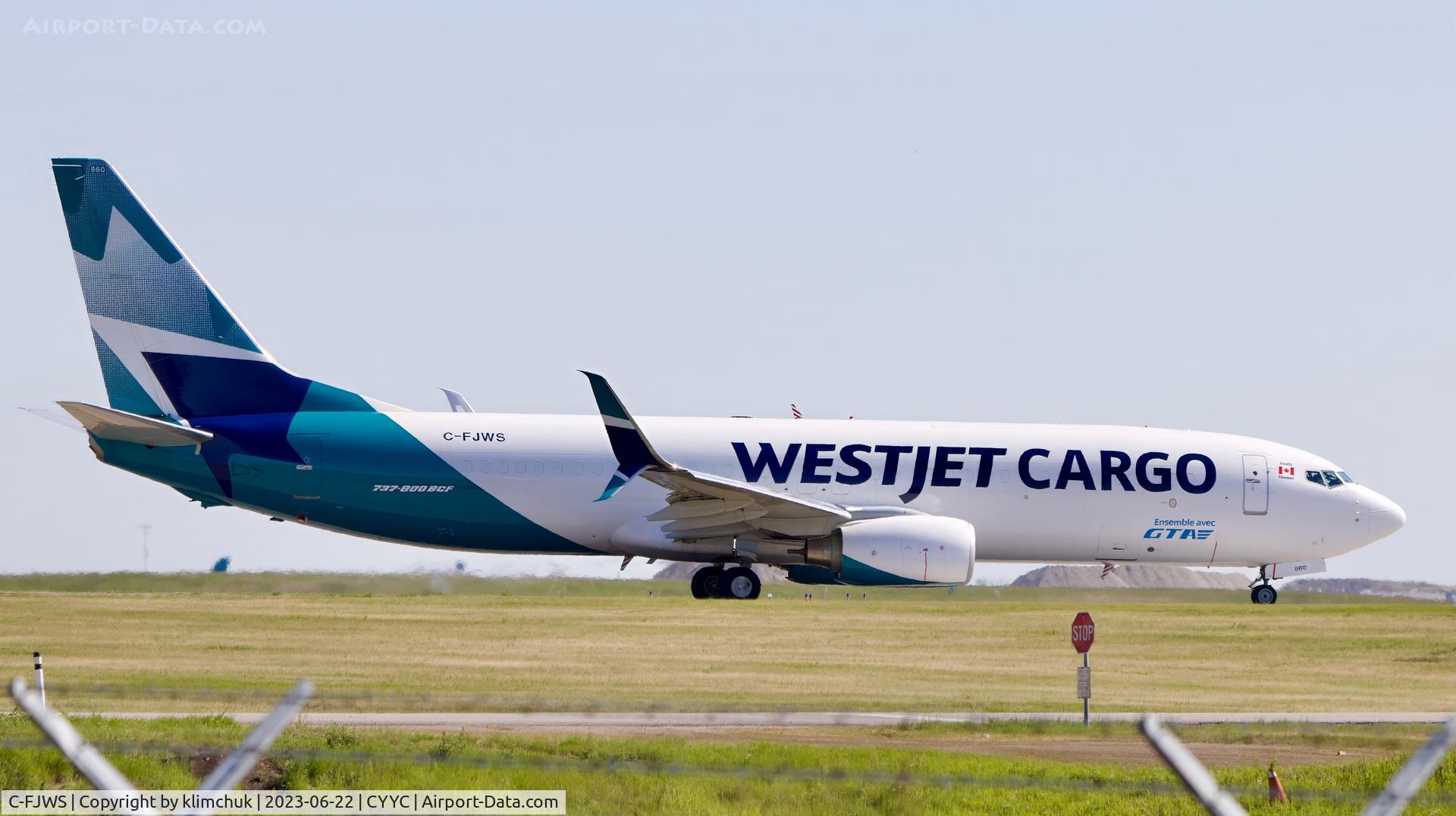 C-FJWS, 2006 Boeing 737-8K5 C/N 34686, Cleared for takeoff