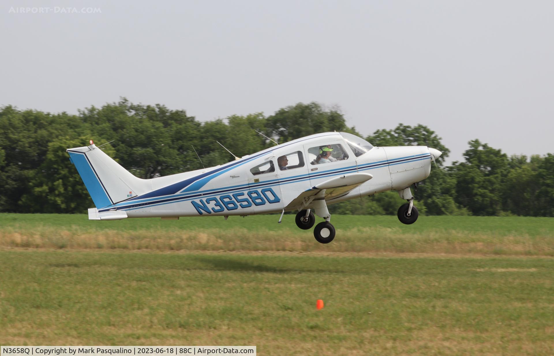 N3658Q, 1967 Beech A23A C/N M-1042, Beech A23A