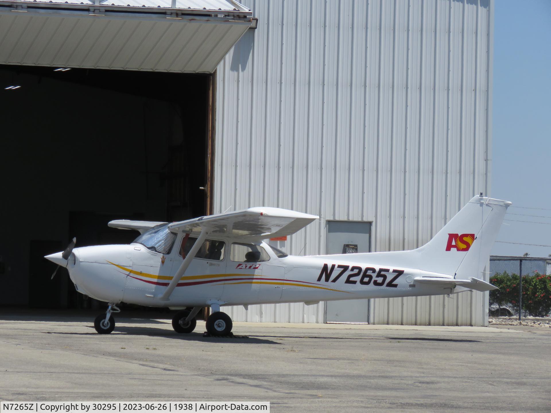 N7265Z, 1999 Cessna 172R C/N 172-80769, Parked