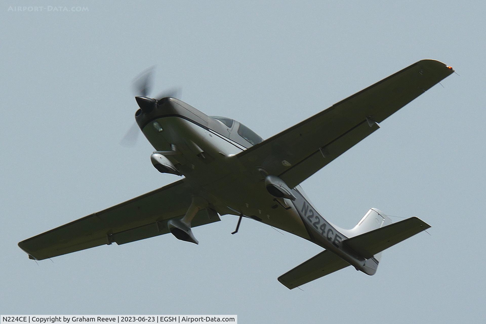 N224CE, 2016 Cirrus SR22 G5 C/N 4396, Departing from Norwich.