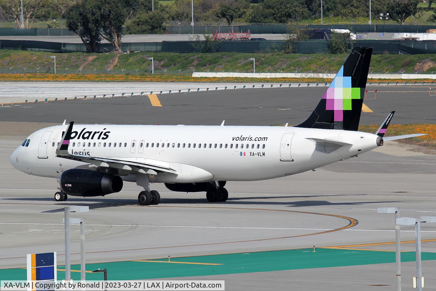 XA-VLM, 2015 Airbus A320-233 C/N 6906, at lax
