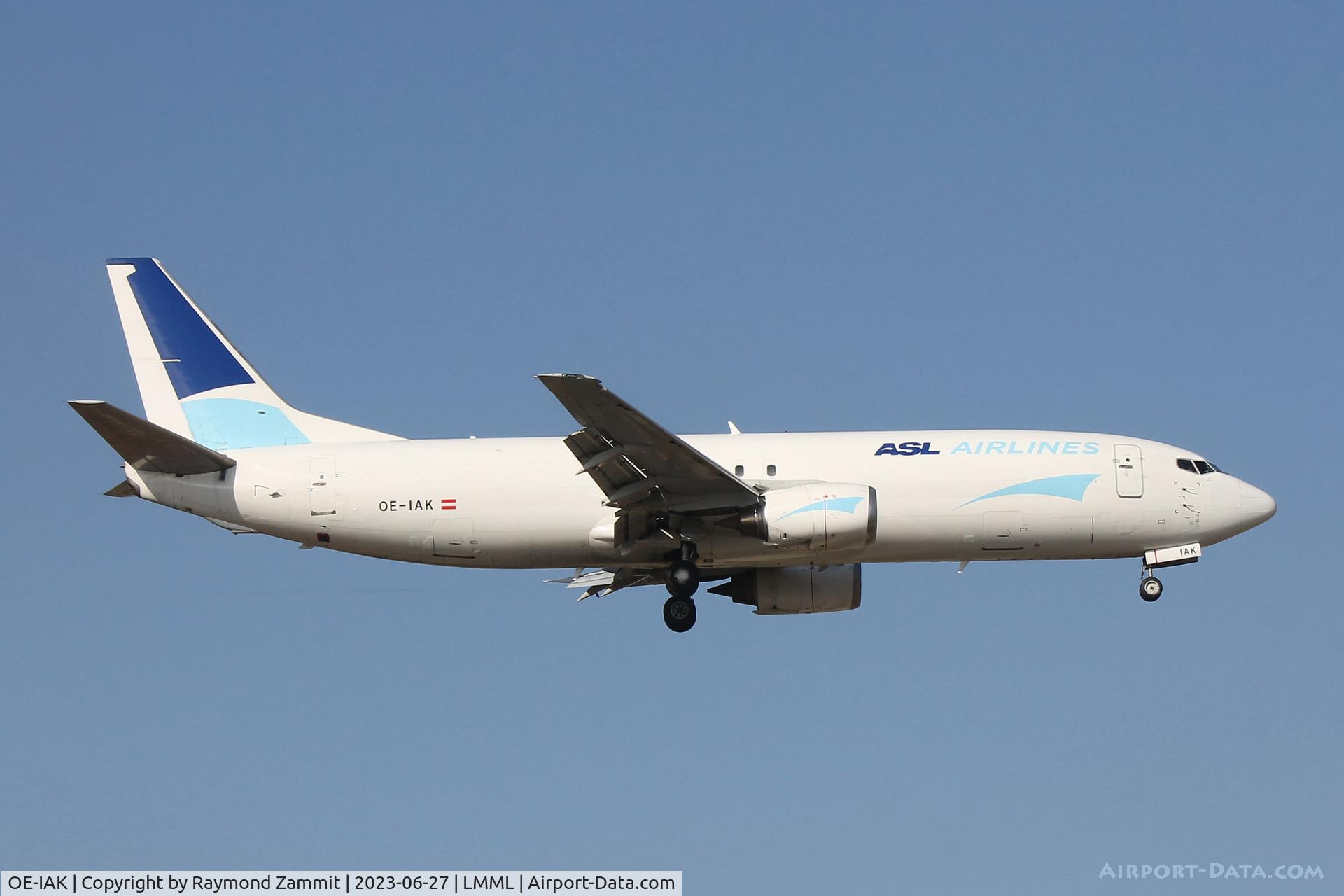OE-IAK, 2006 Bombardier BD-700-1A11 Global 5000 C/N 9204, B737-400 OE-IAK ASL