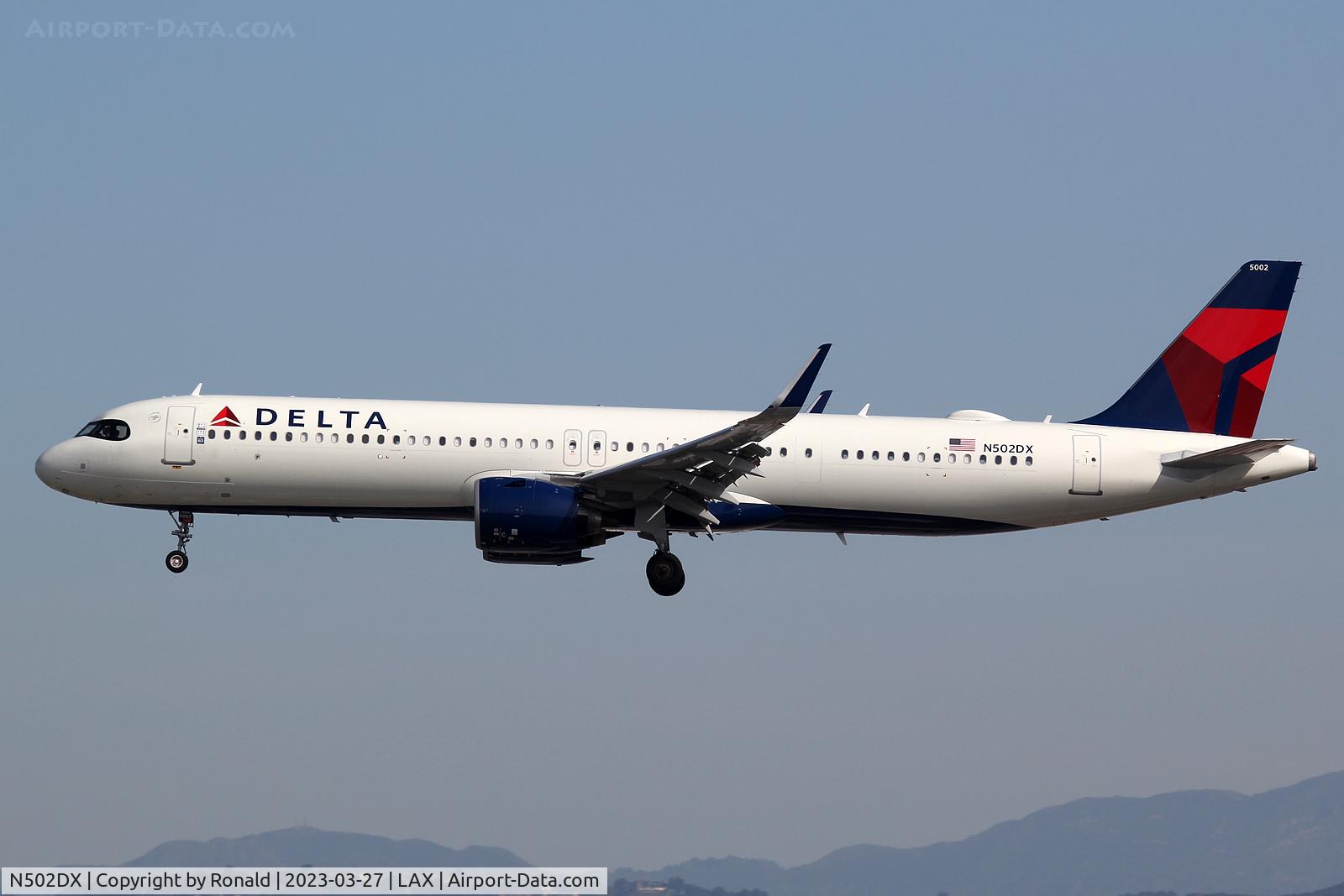 N502DX, Airbus A321-271NX C/N 10467, at lax
