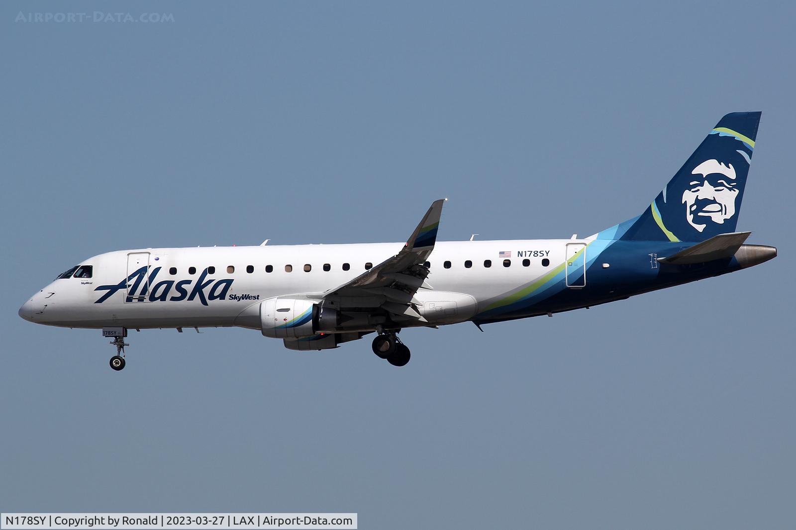 N178SY, 2016 Embraer 175LR (ERJ-170-200LR) C/N 17000555, at lax