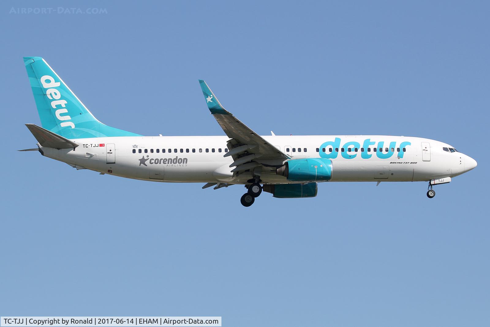 TC-TJJ, 2000 Boeing 737-8S3 C/N 29247, at spl