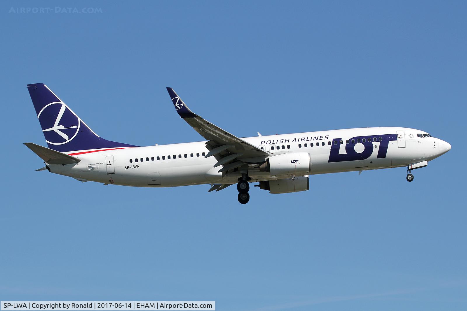 SP-LWA, 2005 Boeing 737-89P C/N 30682, at spl