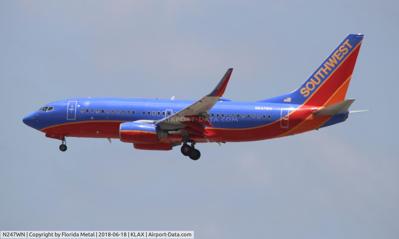 N247WN, 2006 Boeing 737-7H4 C/N 32508, SWA 737 canyon blue zx