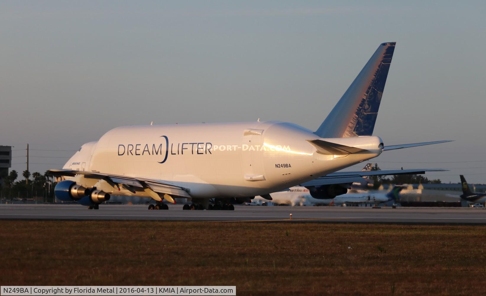 N249BA, 1989 Boeing 747-409LCF C/N 24309, Dreamlifter zx MIA 8R