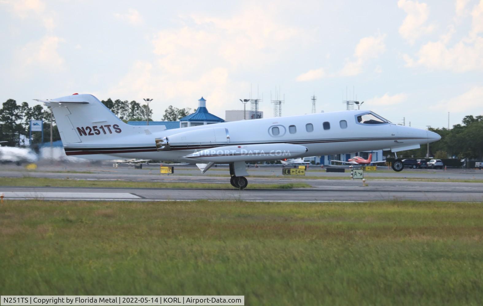N251TS, 1975 Gates Learjet 25B C/N 201, Lear 25 zx