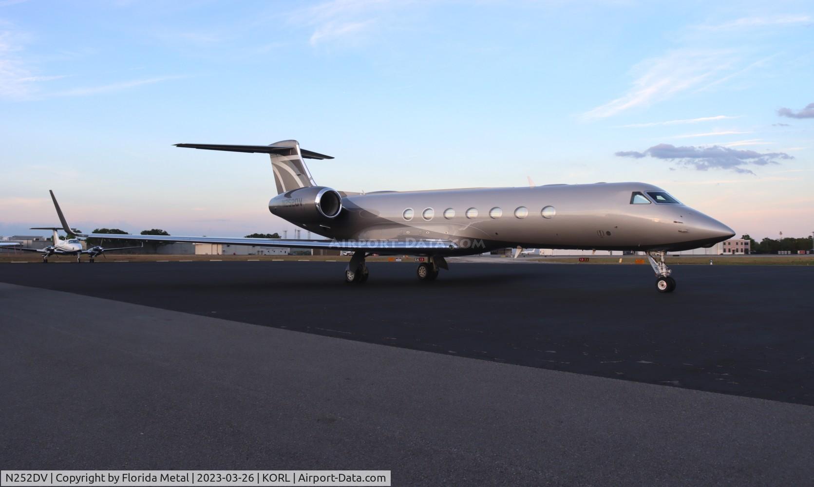 N252DV, 2014 Gulfstream Aerospace GV-SP (G550) C/N 5463, G550 zx