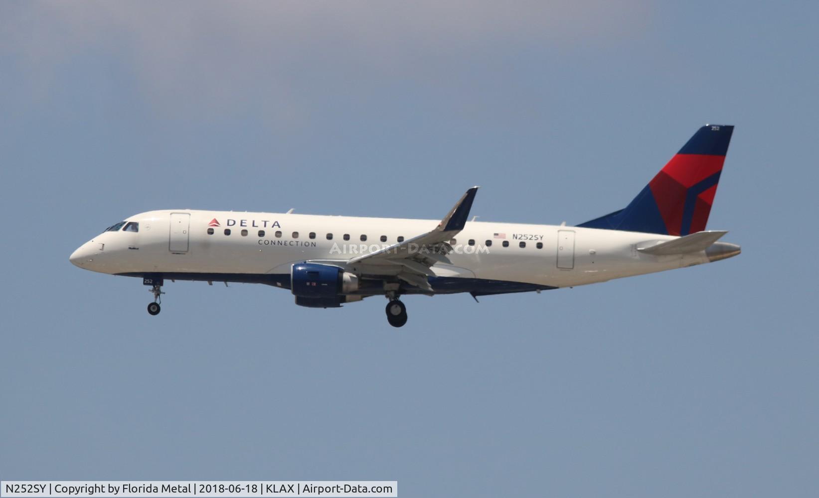 N252SY, 2016 Embraer 175LR (ERJ-170-200LR) C/N 17000612, SKW/DAL E175 zx