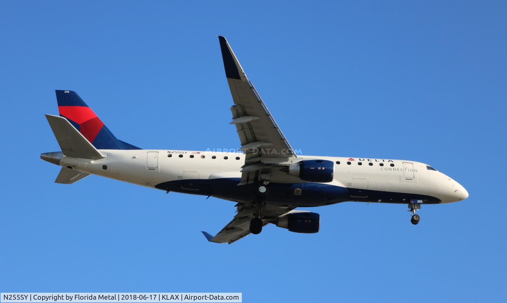 N255SY, 2016 Embraer 175LR (ERJ-170-200LR) C/N 17000622, SKW/DAL E175 zx